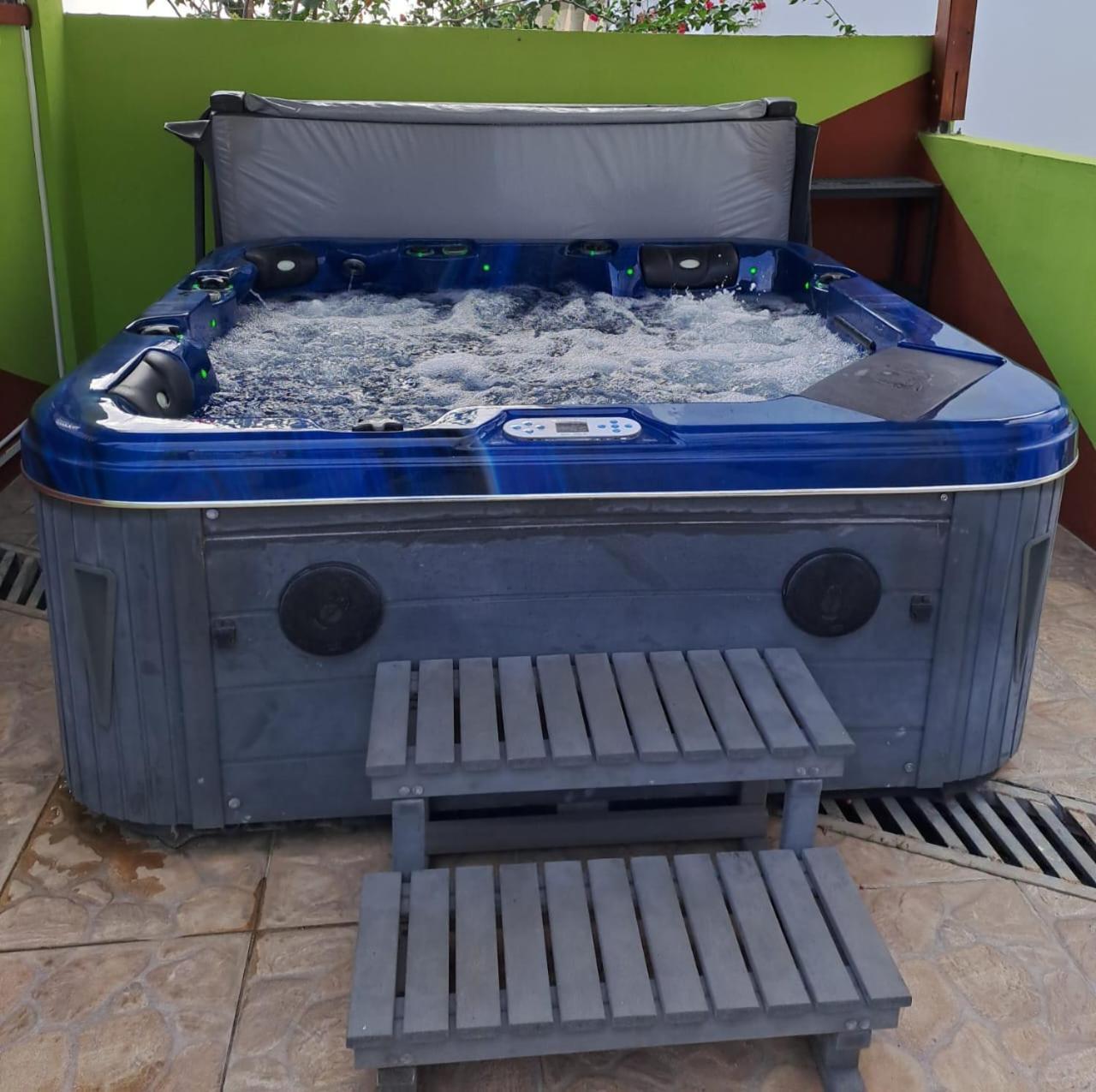 La Casa Binecha Avec Jacuzzi Villa Baillif Exteriör bild