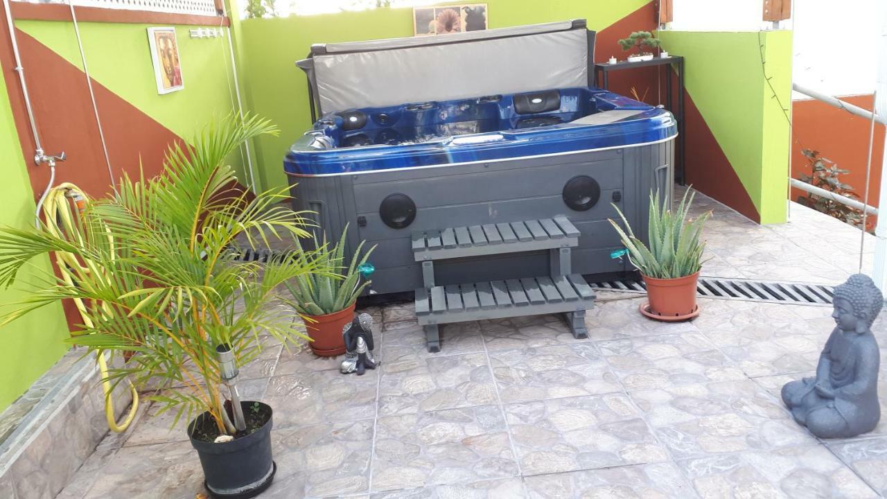 La Casa Binecha Avec Jacuzzi Villa Baillif Exteriör bild